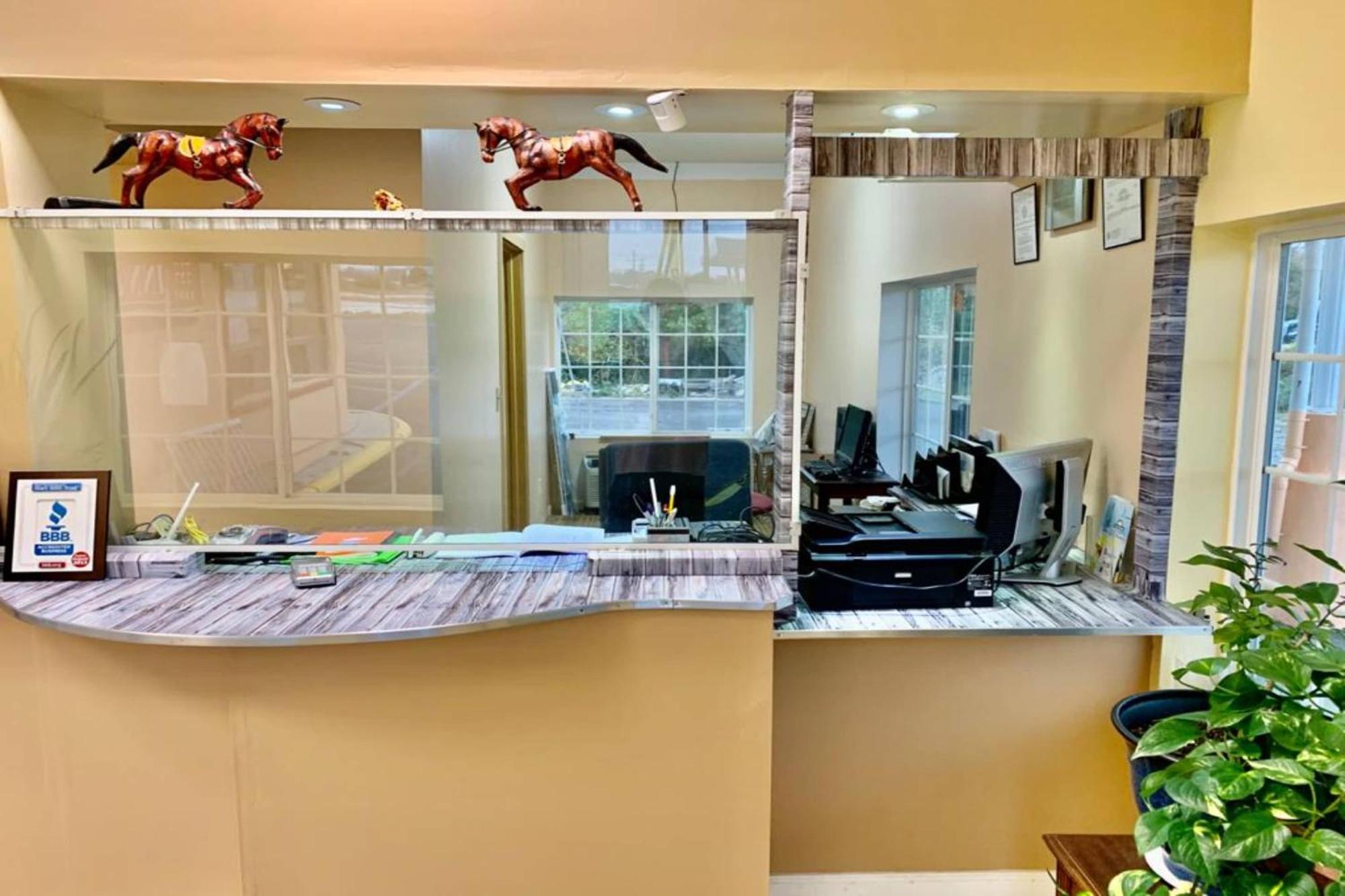 Red Carpet Inn & Suites Lima -Listing Partner Ngoại thất bức ảnh