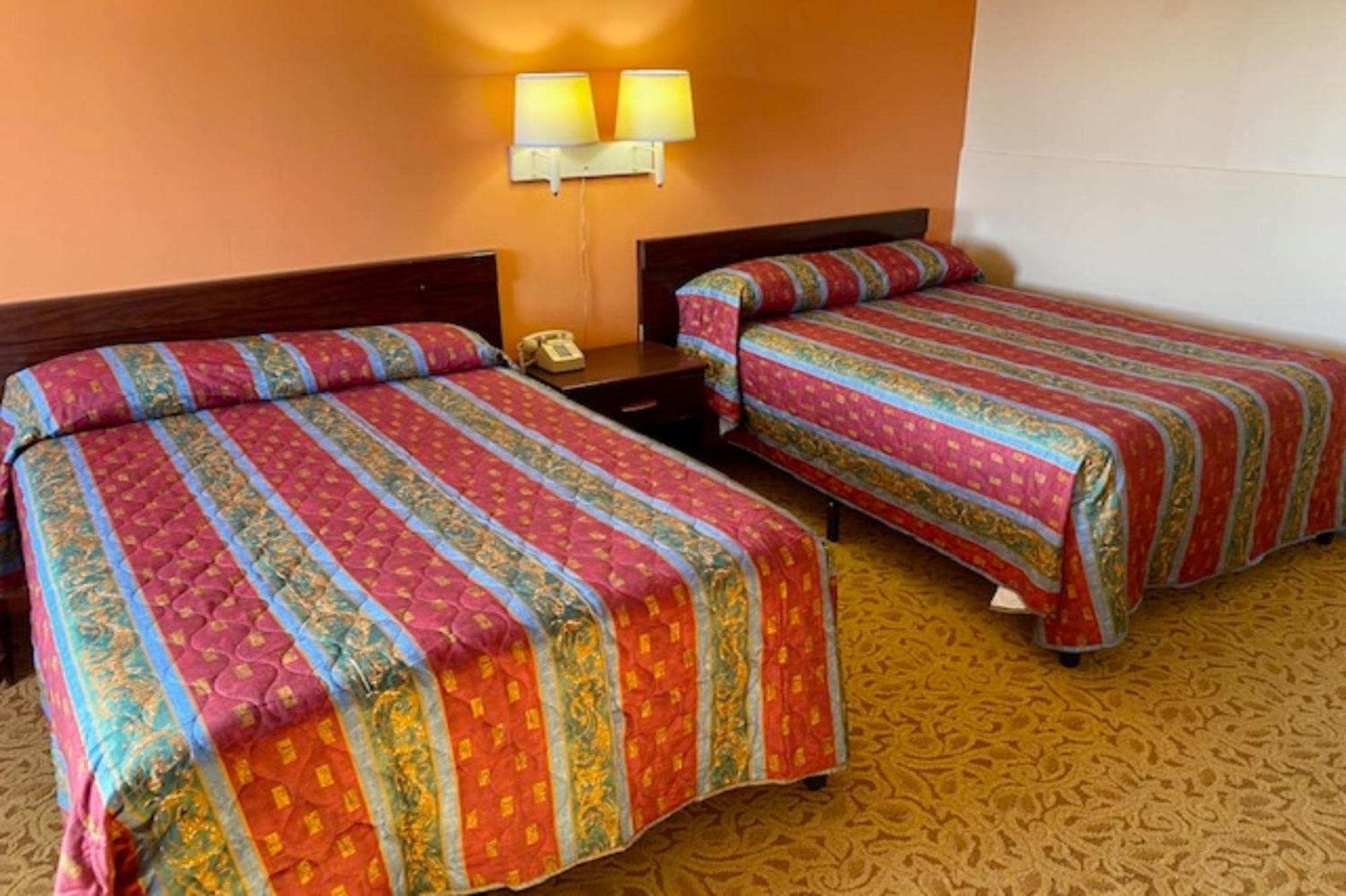 Red Carpet Inn & Suites Lima -Listing Partner Ngoại thất bức ảnh